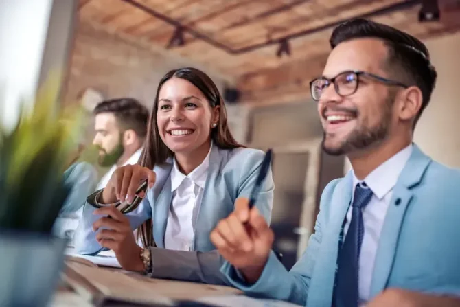 business-workers-looking-STOCKPHOTO